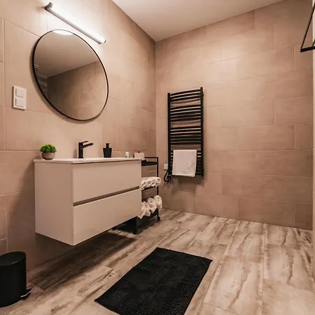 Topart ***** Apartment