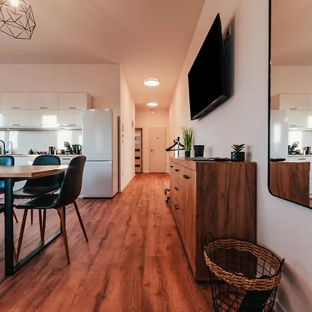 Topart ***** Apartment *