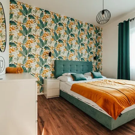 Topart ***** Apartment Algyo