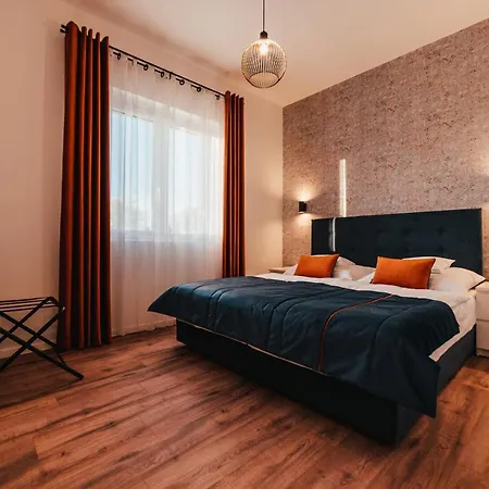Topart ***** Apartment Algyo
