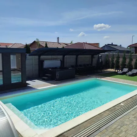 Topart ***** Apartment *